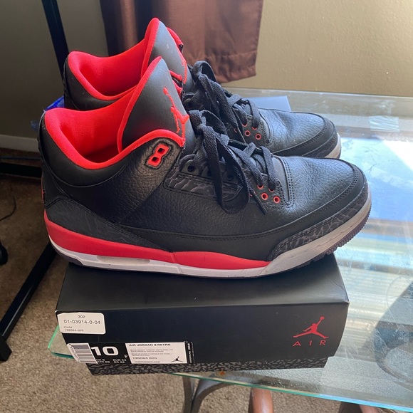 Jordan’s size 10 - Picture 3 of 6